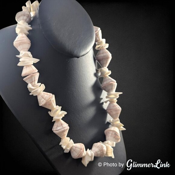 Vintage Chunky Cone & Chip Shell Natural Handmade Beaded 19" Necklace - Picture 2 of 11